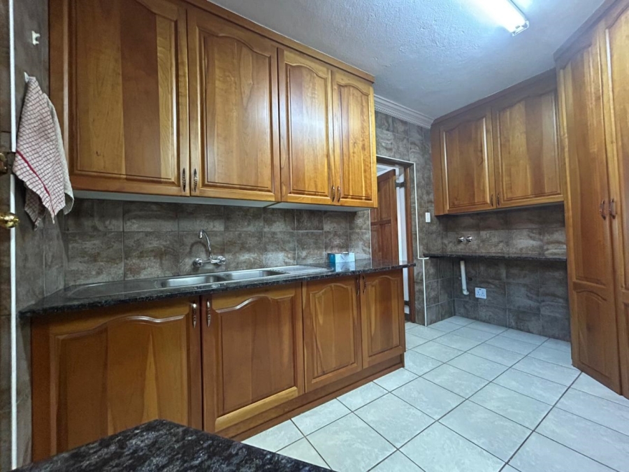 5 Bedroom Property for Sale in Birdwood Estate North West